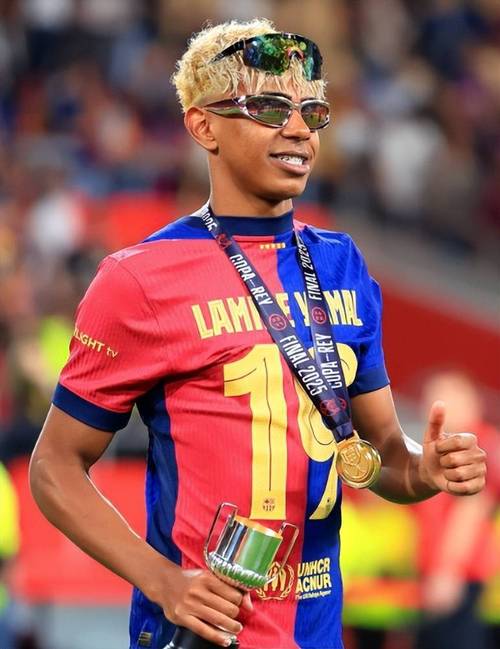 TA：谢什科已退出斯洛文尼亚国家队名单，膝伤还在继续评估（TA：谢什科因膝伤无缘本期斯洛文尼亚国家队，伤情仍在评估）