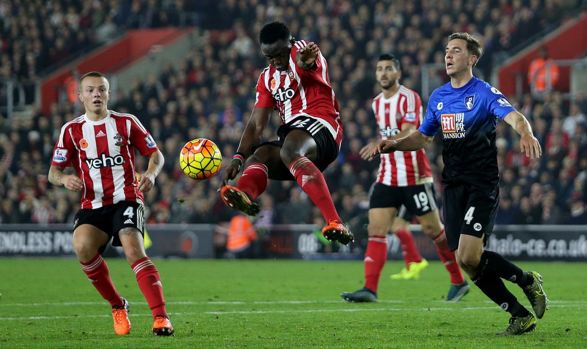 记者：曼城和拜仁有意切尔西19岁中卫阿昌庞，但仍未报价（记者称曼城、拜仁相中切尔西19岁中卫阿昌庞，暂未出价）