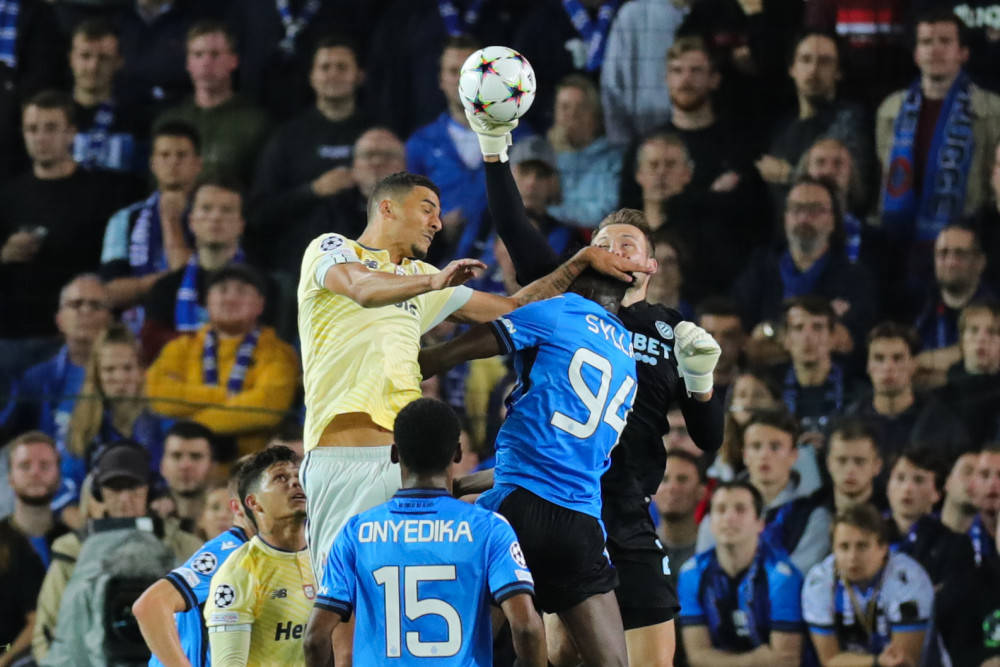 荷兰队攻势凌厉（荷兰队火力全开）