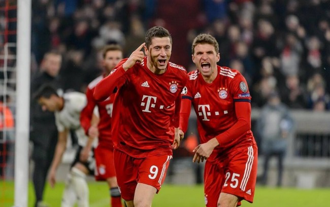 湖人进攻端配合流畅，失误率下降（湖人进攻运转顺畅，失误率下滑）