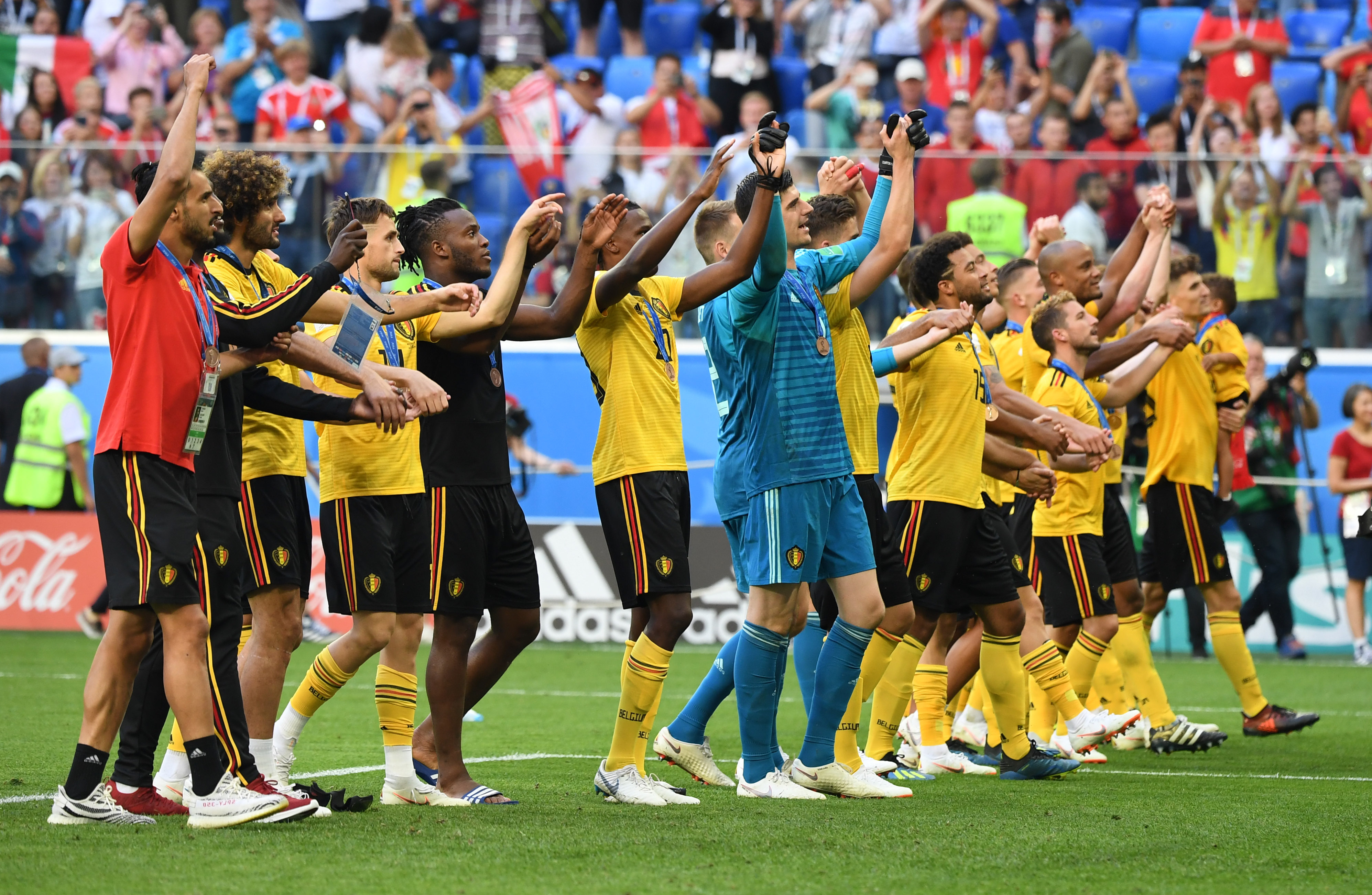 曼纳：那不勒斯让人感到不安是因为我们有孔蒂这样的冠军教练（曼纳：那不勒斯令人不安，因为我们拥有孔蒂这位冠军教头）