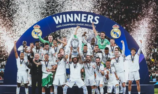 C罗没投！B席作为葡萄牙队长参与FIFA最佳投票，第一投给维蒂尼亚（C罗未投票！葡萄牙队长B席参与FIFA最佳评选，首选维蒂尼亚）